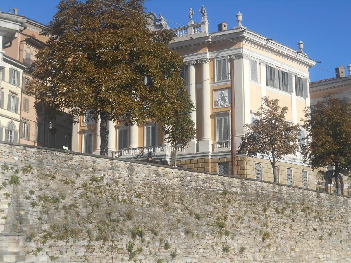 La Maison Des Artistes Bergamo Esterno foto