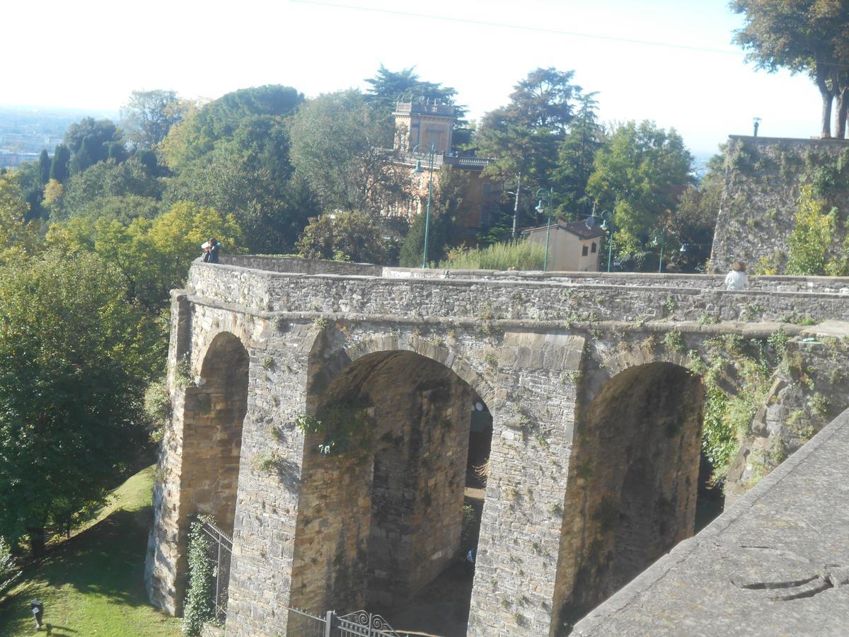 La Maison Des Artistes Bergamo Esterno foto