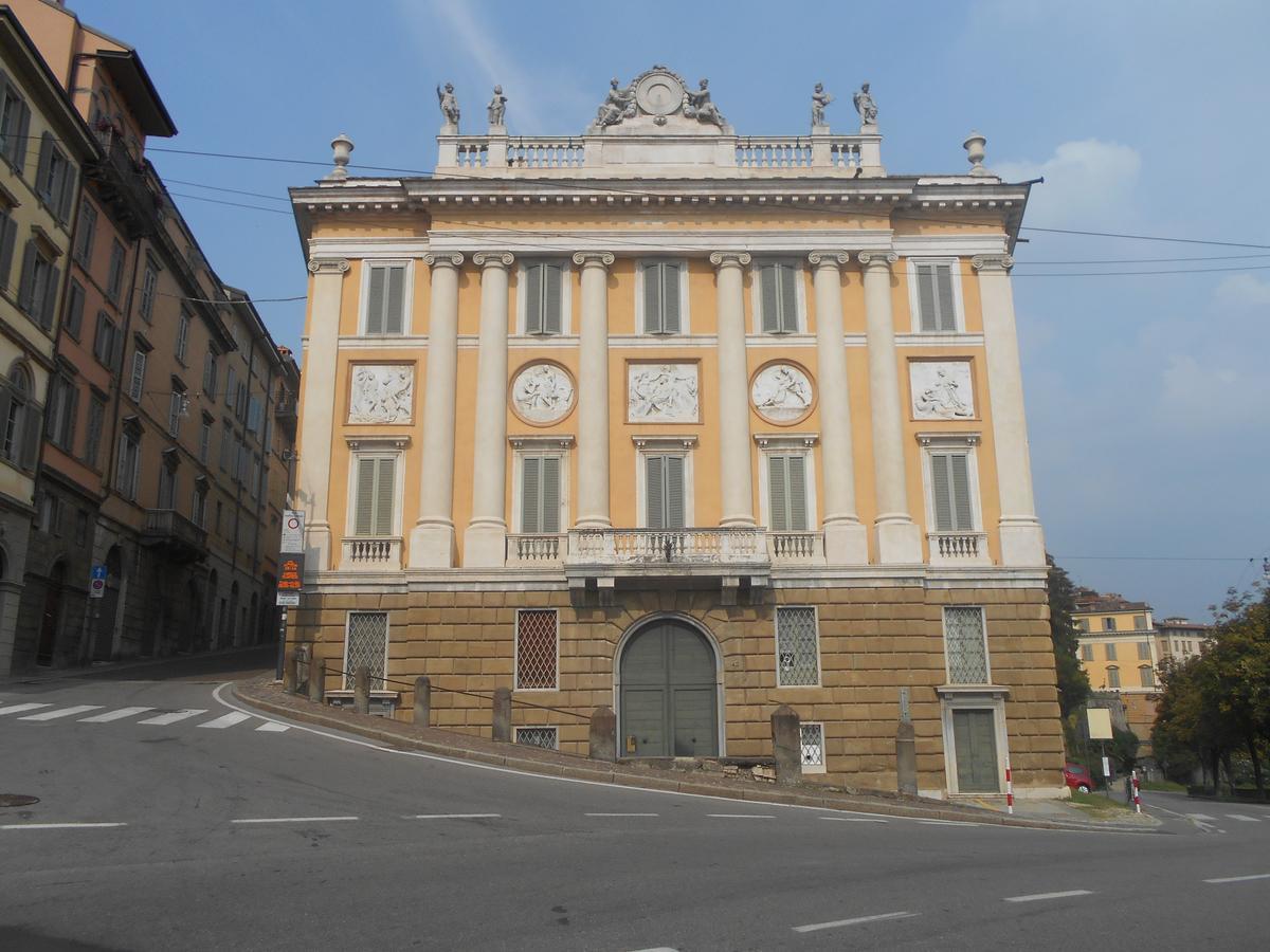 La Maison Des Artistes Bergamo Esterno foto